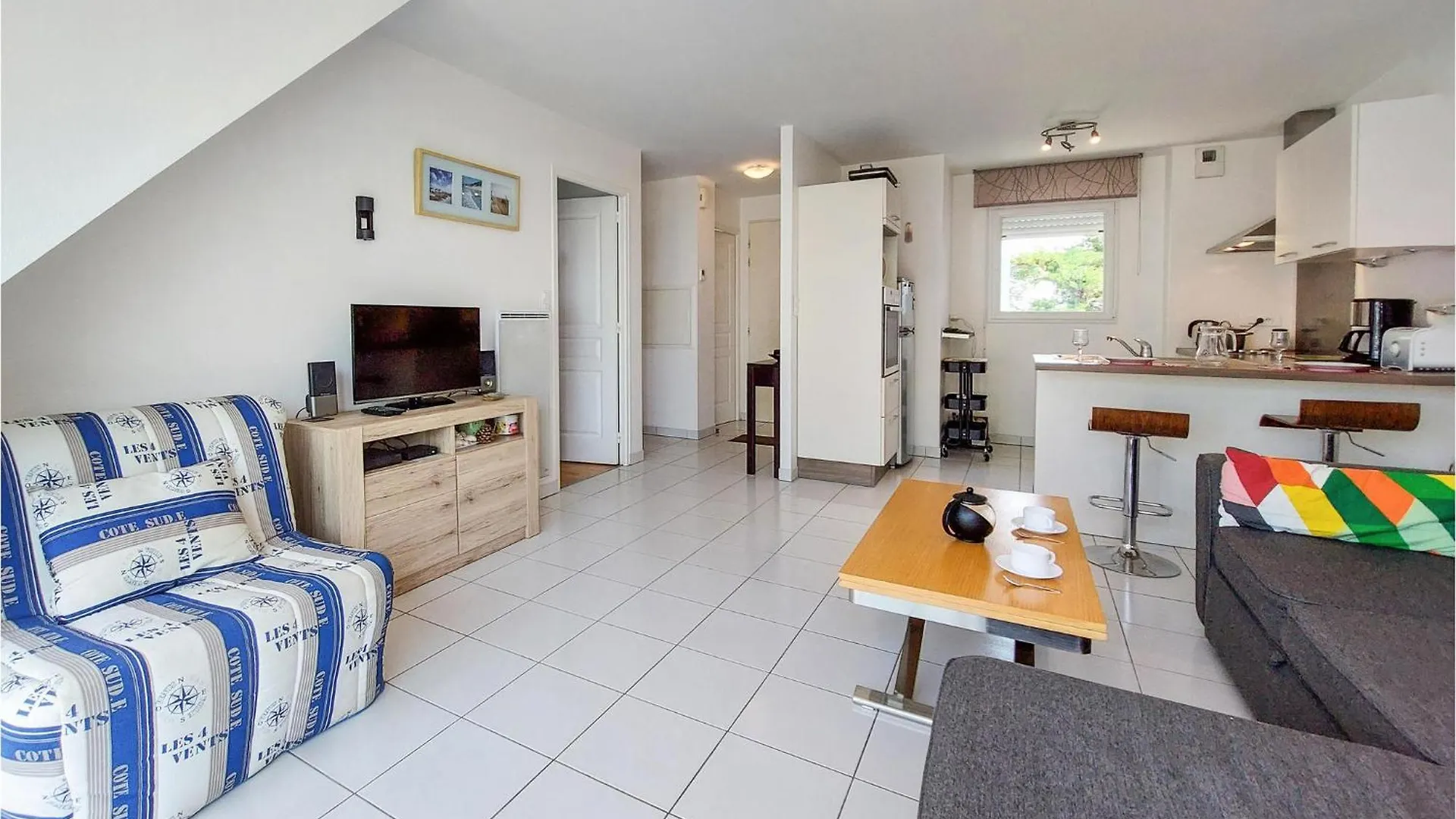 Beautiful Apartment In Damgan With Wifi