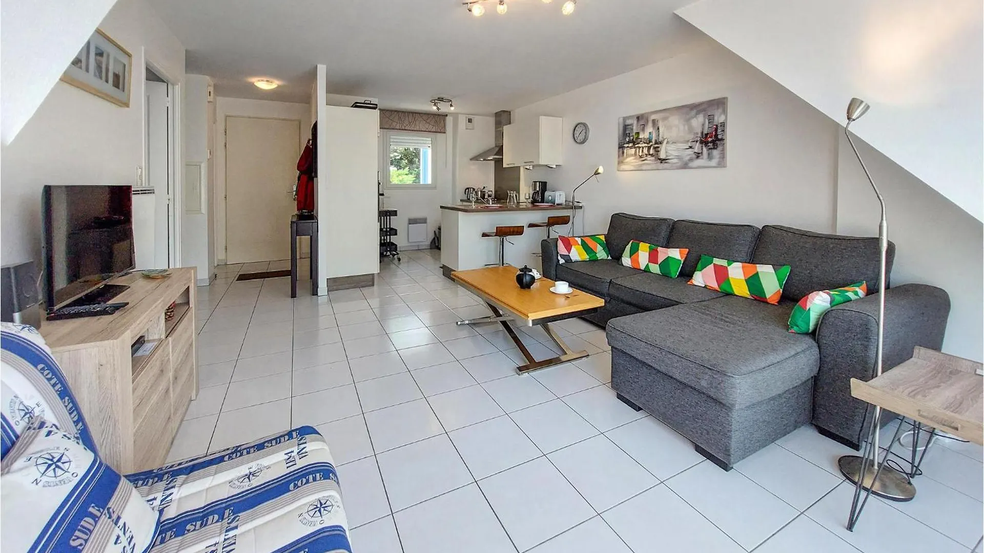 Beautiful Apartment In Damgan With Wifi