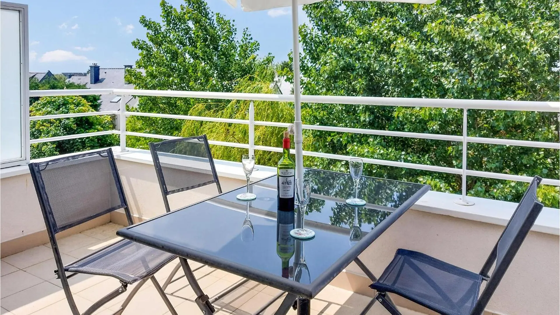 Beautiful Apartment In Damgan With Wifi
